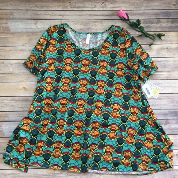 LuLaRoe Tops - Lularoe green geometric perfect T 3XL NWT